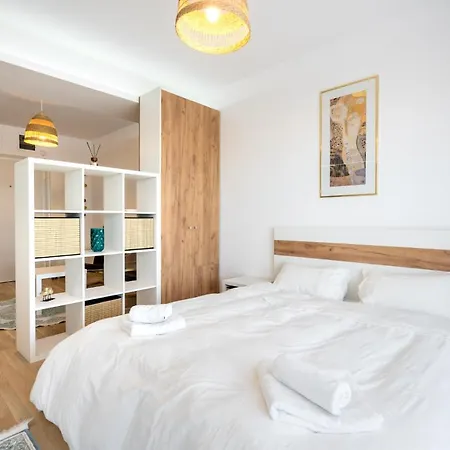 Yin&yang Studio In Central-stefan Cel Mare Apartamento *