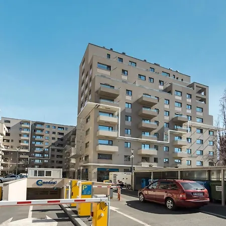 Yin&yang Studio In Central-stefan Cel Mare * Бухарест